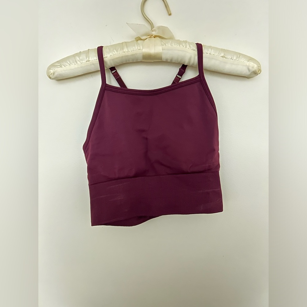 Lululemon sports bra